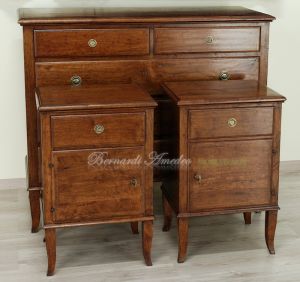 Copy of antique Asolo Venetian style bedside table in solid walnut with drawer and door